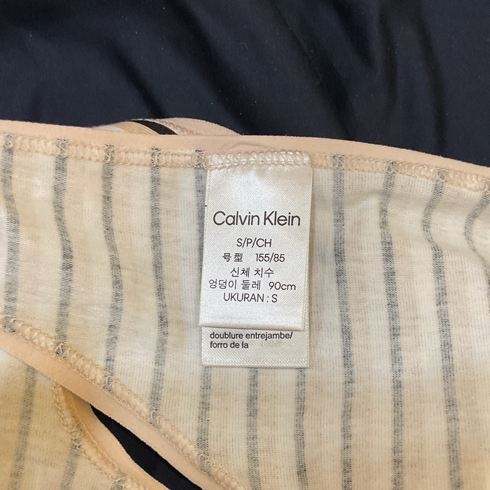 NWT Calvin Klein Striped Thong Size Small - Picture 3 of 6